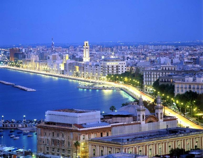 Residenze Unita D'Italia Bed & Breakfast Bari Ngoại thất bức ảnh